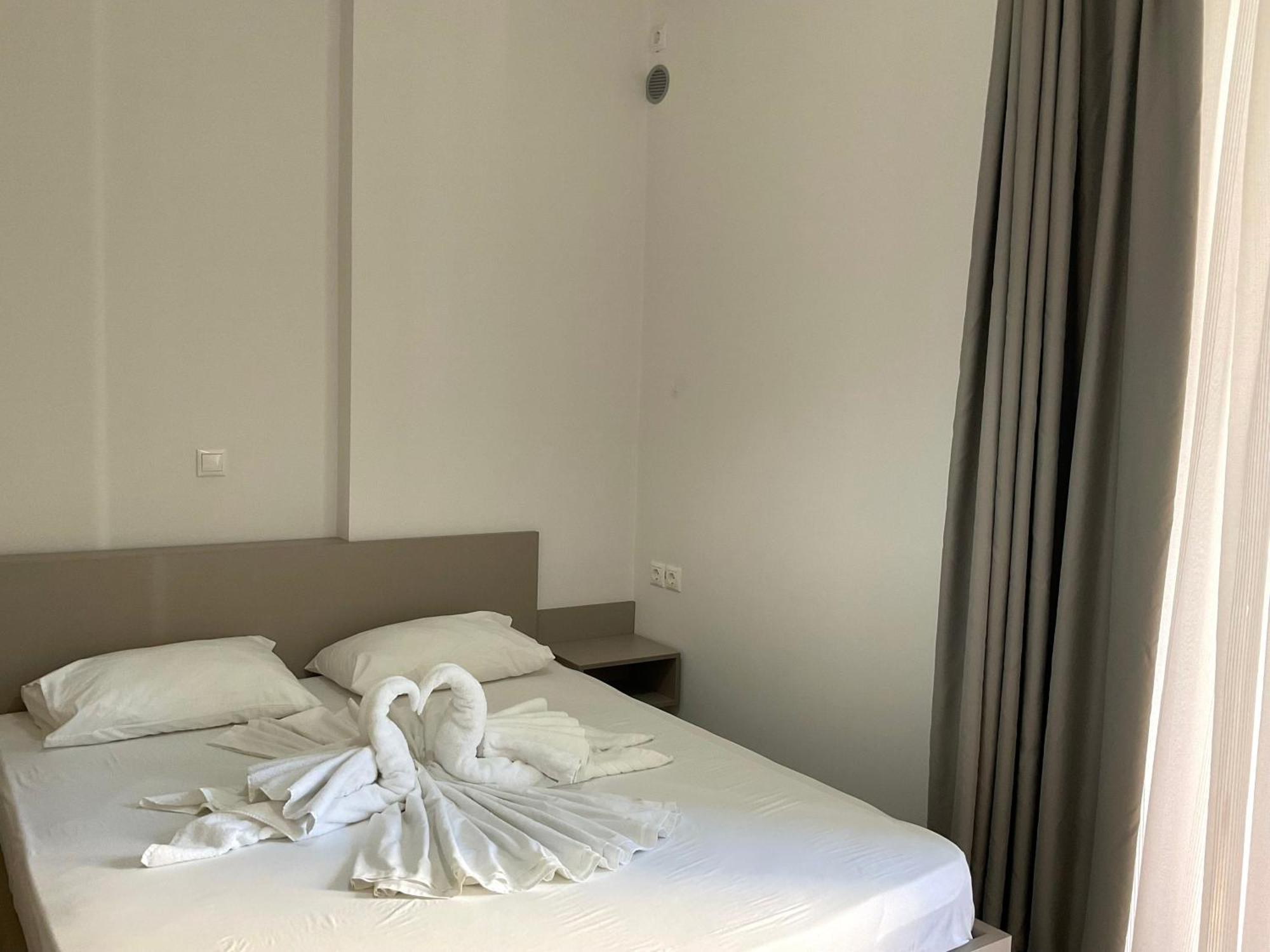Mojito Beach Apartments With Free Parking Sarandë Værelse billede