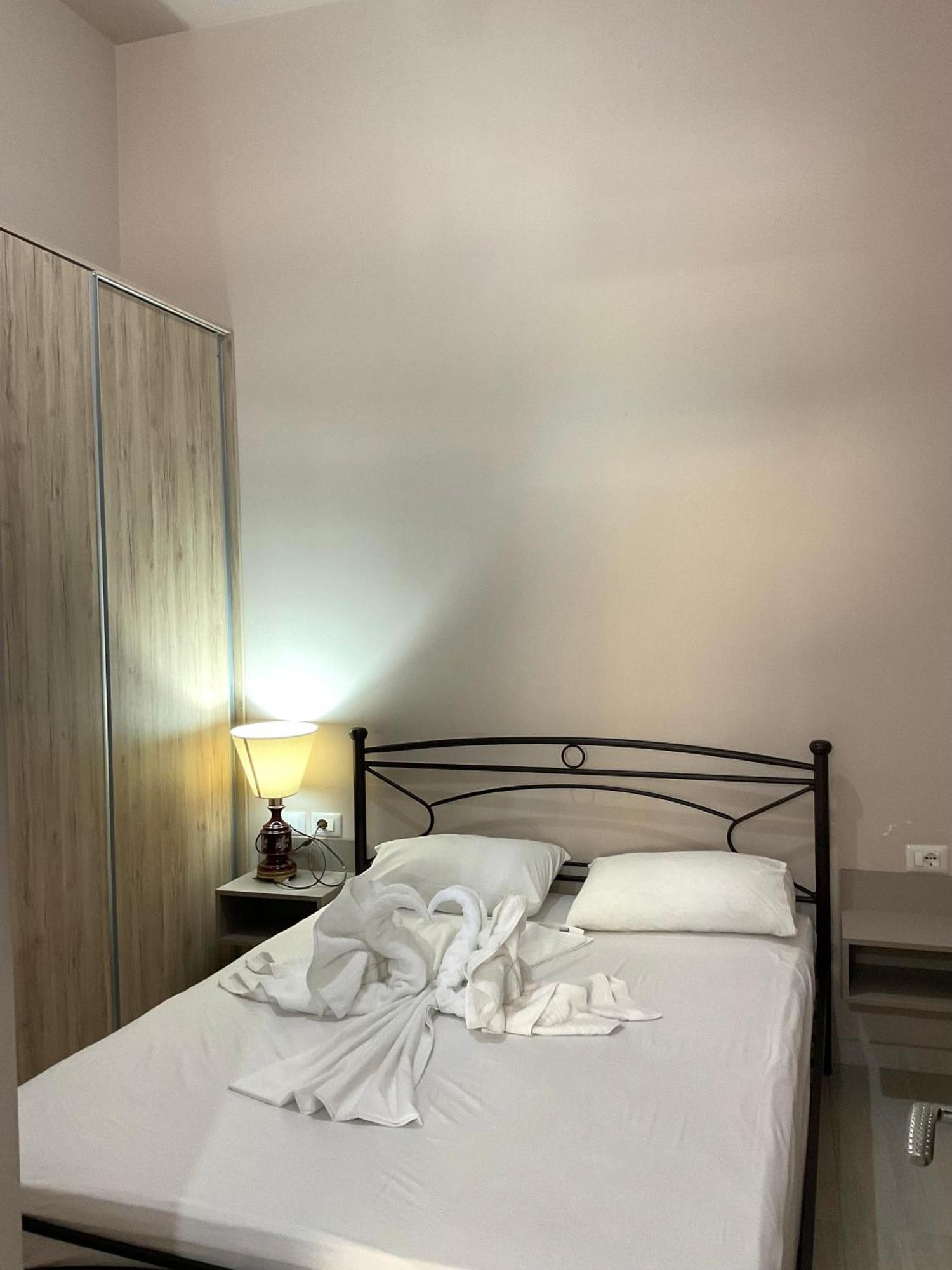 Mojito Beach Apartments With Free Parking Sarandë Værelse billede