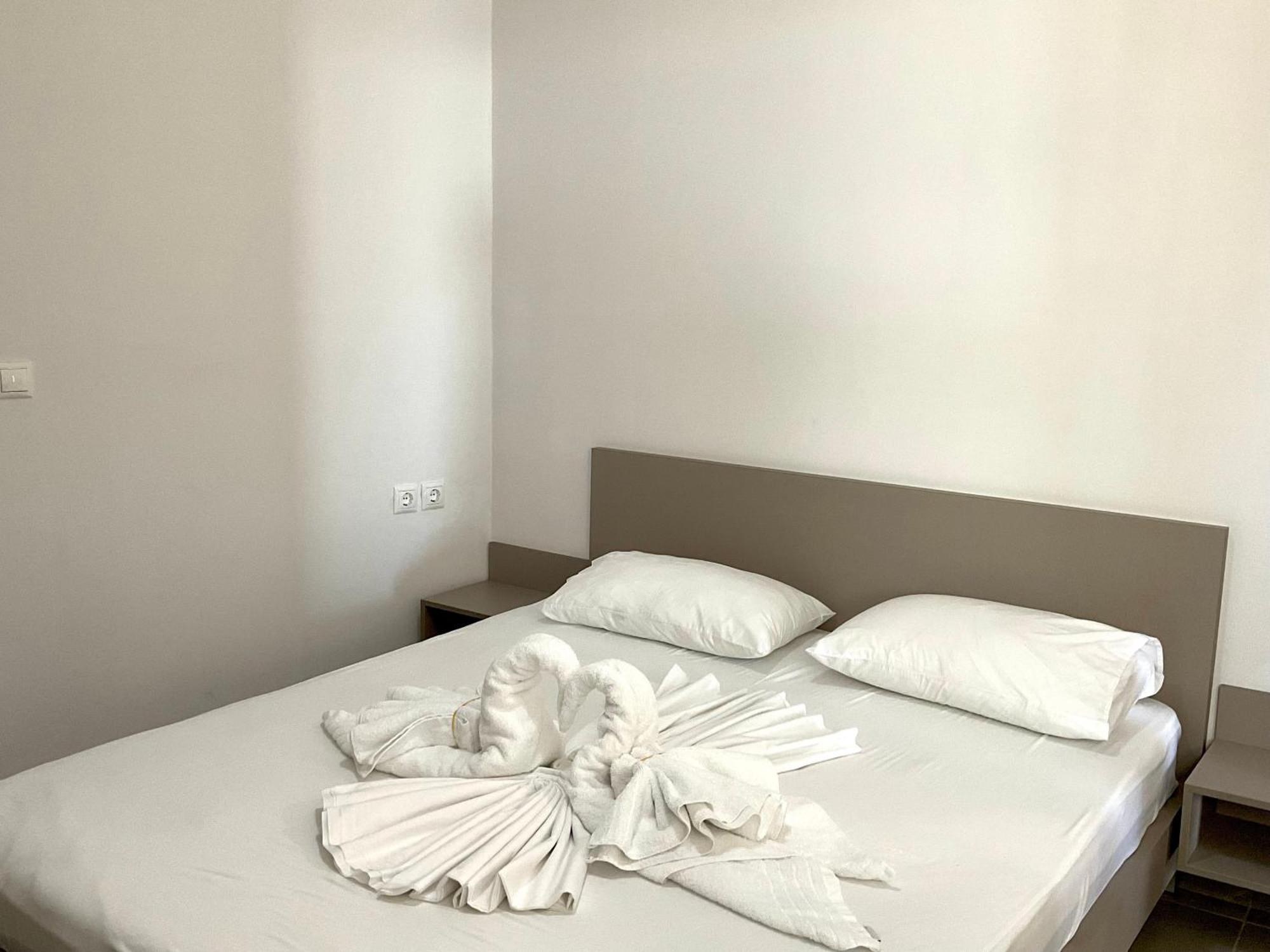 Mojito Beach Apartments With Free Parking Sarandë Værelse billede