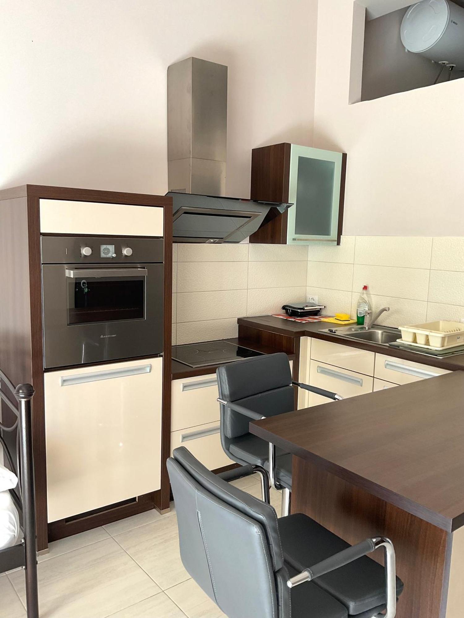 Mojito Beach Apartments With Free Parking Sarandë Værelse billede